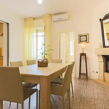 Casa Di Clara - Centralissimo 加利波利